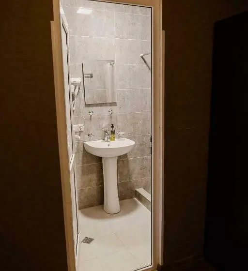 اتاق استاندارد سه نفره, Arsenas Guest House