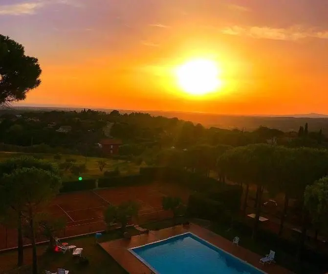 1 Bedroom Penthouse Apartment, Residence La Villa