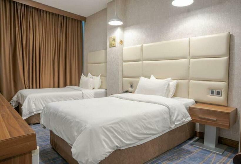 اتاق اکونومی, Bloom