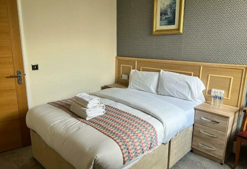 デラックスルーム, Earl David