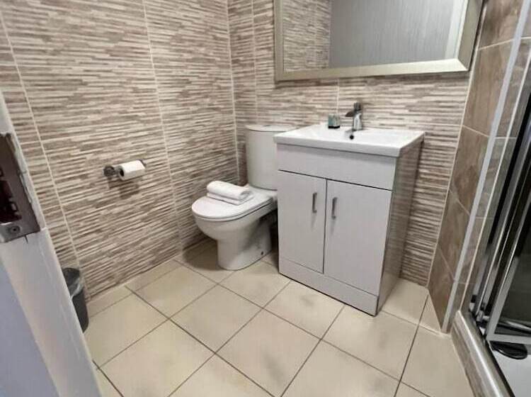 デラックスルーム, Earl David