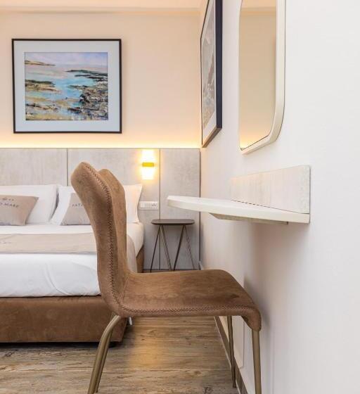 اتاق لوکس با بالکن, Patio Mare