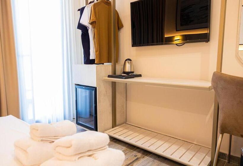 اتاق لوکس, Patio Mare