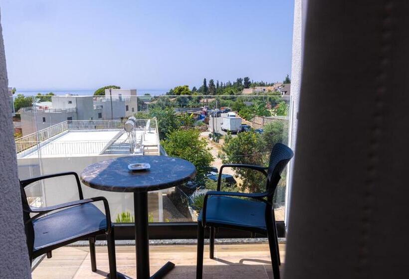 اتاق لوکس با چشمانداز دریا, Patio Mare