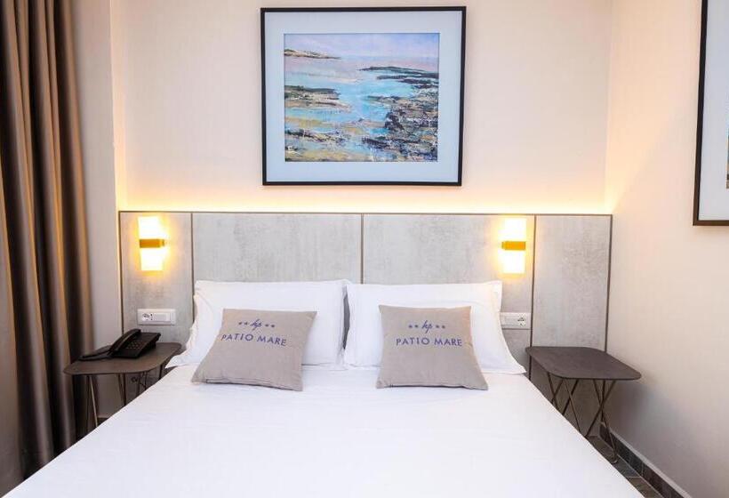 اتاق لوکس با چشمانداز دریا, Patio Mare