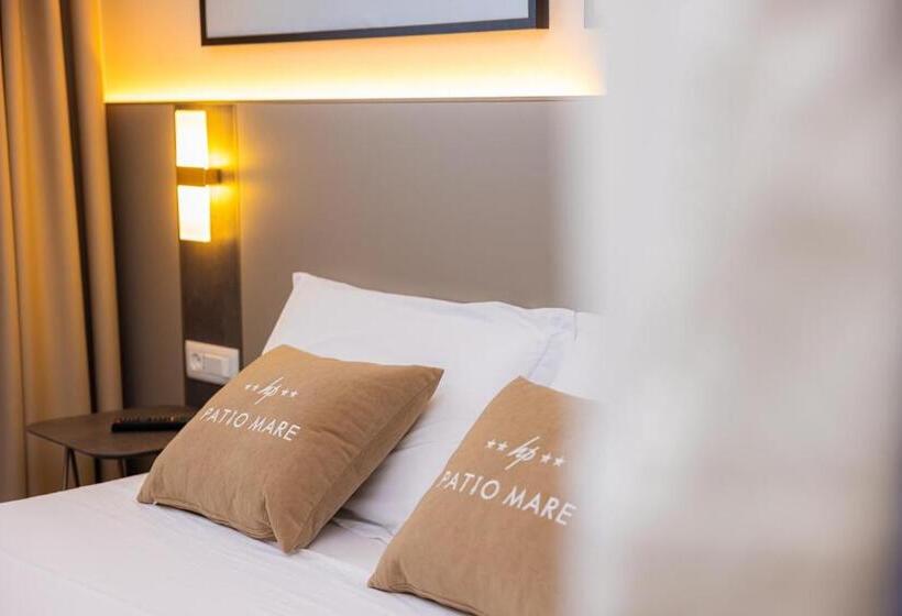 اتاق لوکس با بالکن, Patio Mare