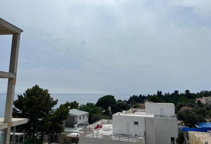 اتاق لوکس با چشمانداز دریا, Patio Mare