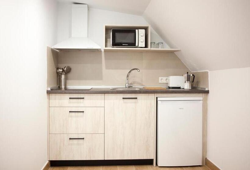 דירת חדר, Pension Restaurante Angel