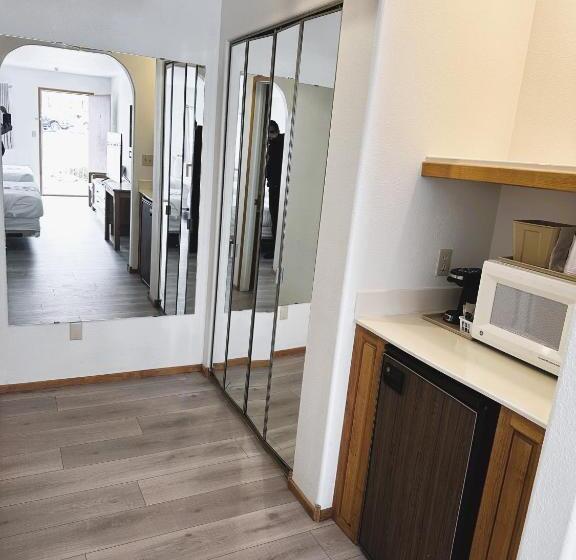 Standard Room, 191   Moab