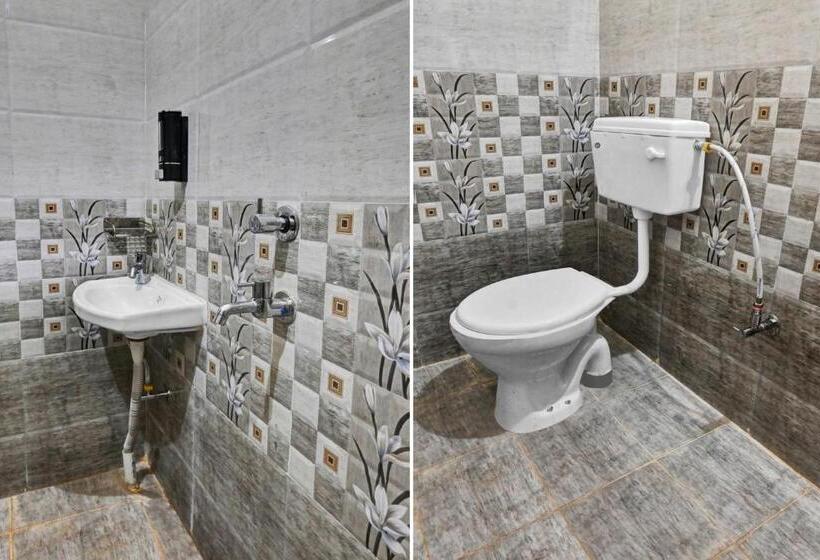 غرفة كلاسيكية ثلاثية, O New Sharda Homes