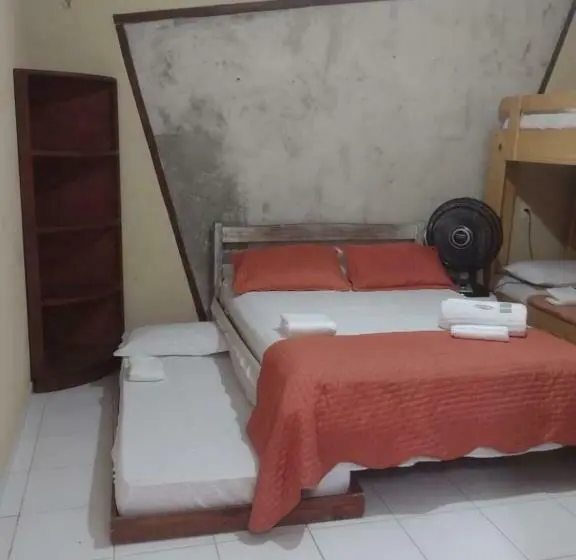 スタンダード４人部屋, Jeri Kite Surf Hostel Pousada