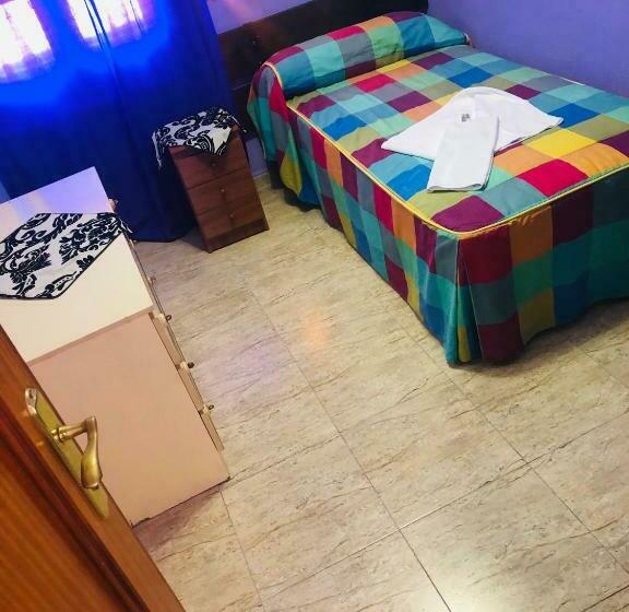 标准单人间, Hostal Juli Bureba