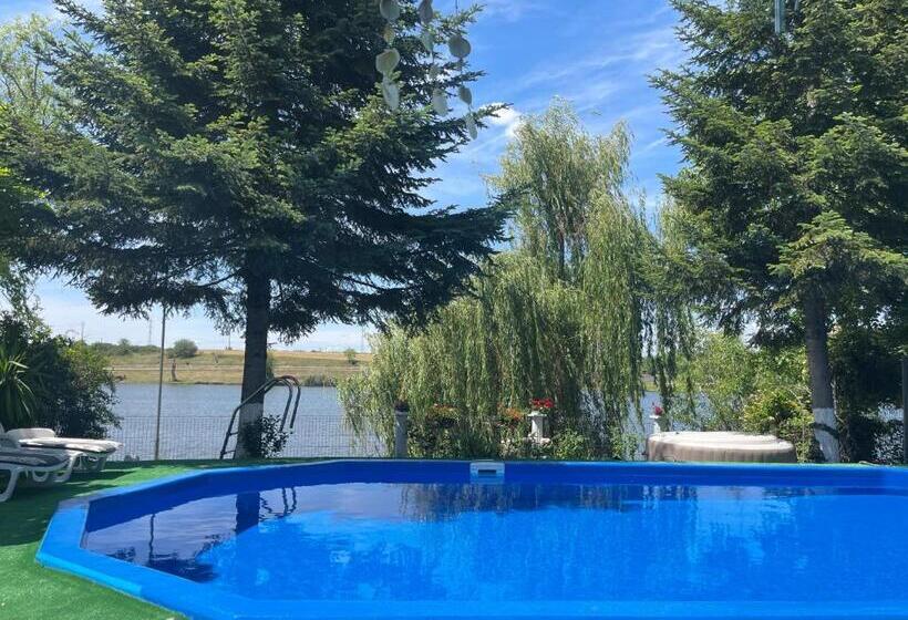 Номер Стандарт Вид на Бассейн, Snagov Belvedere Lake
