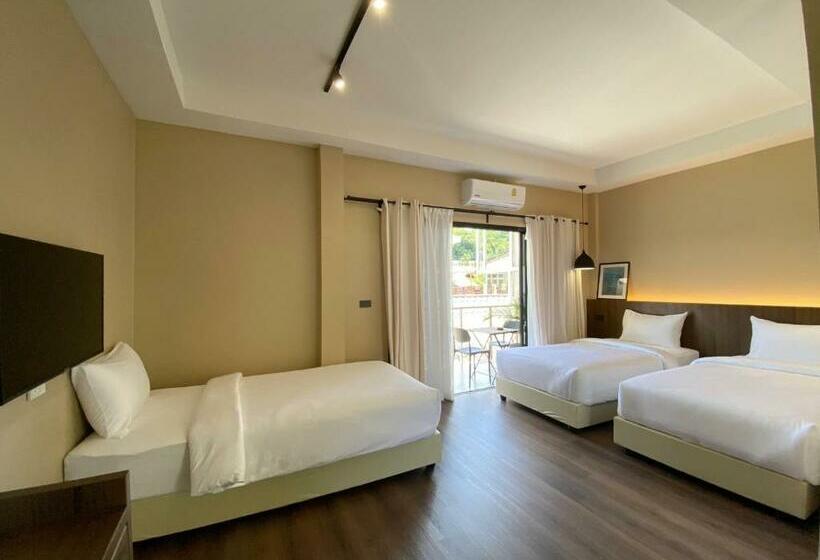 Трехместный Номер Стандарт с Балконом, Suncloud Hotel Koh Samet