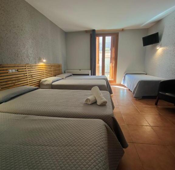 חדר משפחתי, Acebo Plaza Mayor