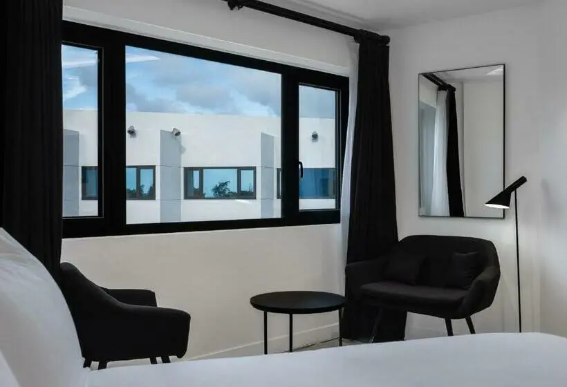 اتاق لوکس با تخت بزرگ, Tano Guam