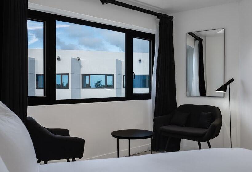 Номер Deluxe, Tano Guam