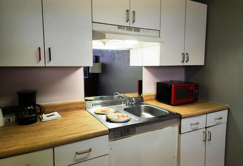 غرفة ديلوكس, Executive Inn