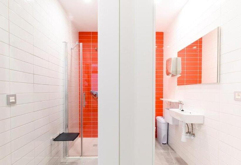 4인용 스탠다드 룸, Logunes