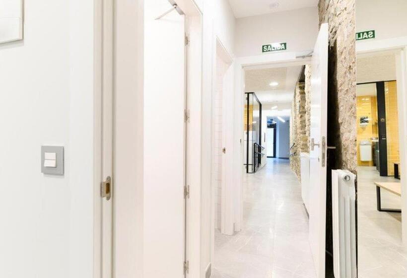 4인용 스탠다드 룸, Logunes