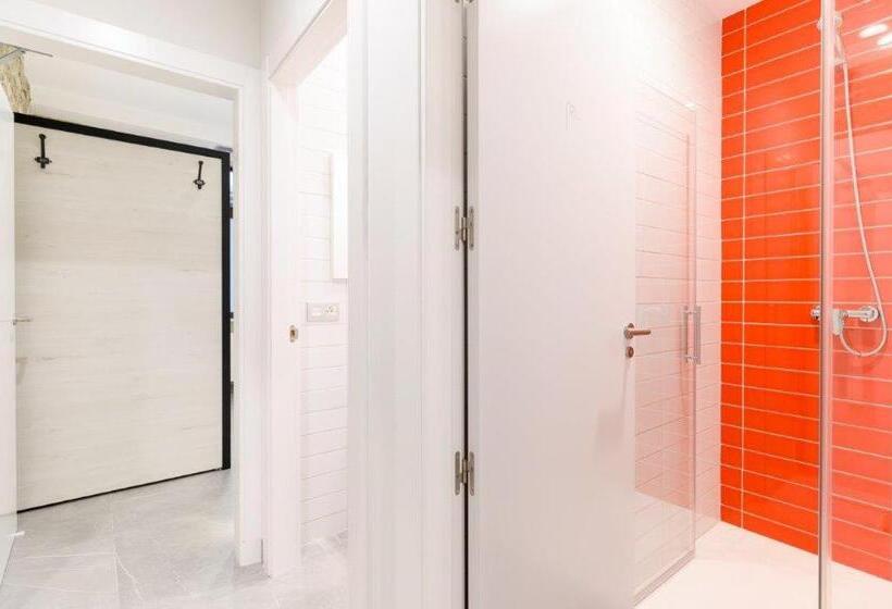 4인용 스탠다드 룸, Logunes