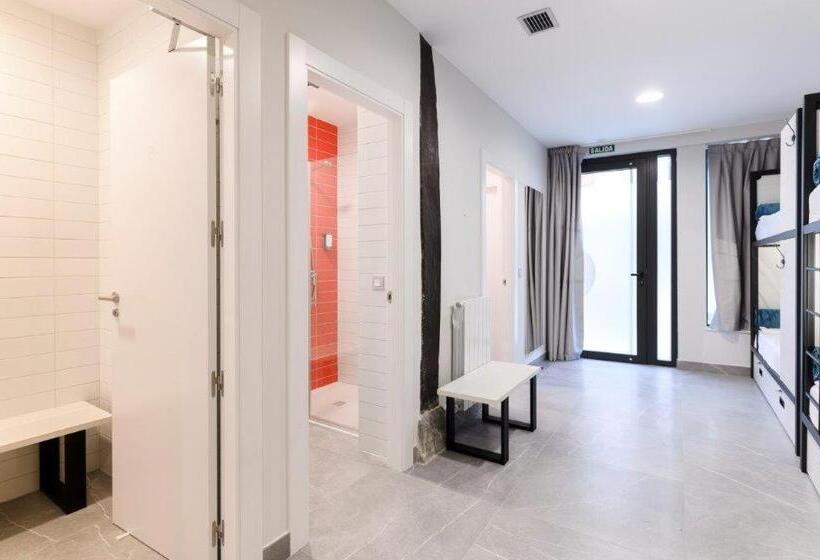 패밀리 룸, Logunes