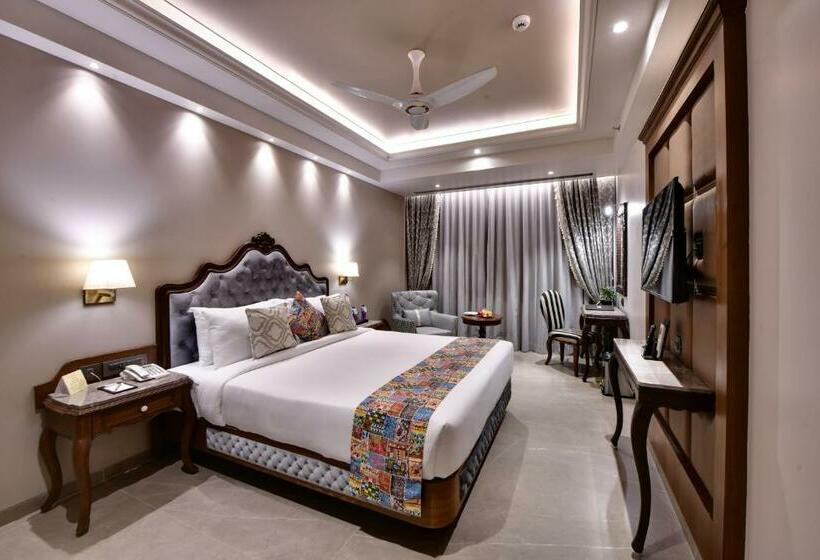 高级大房间, The Fern Shelter Resort Palghar