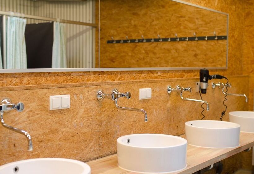 سرير فى غرفة مشتركه, Basecamp Bonn