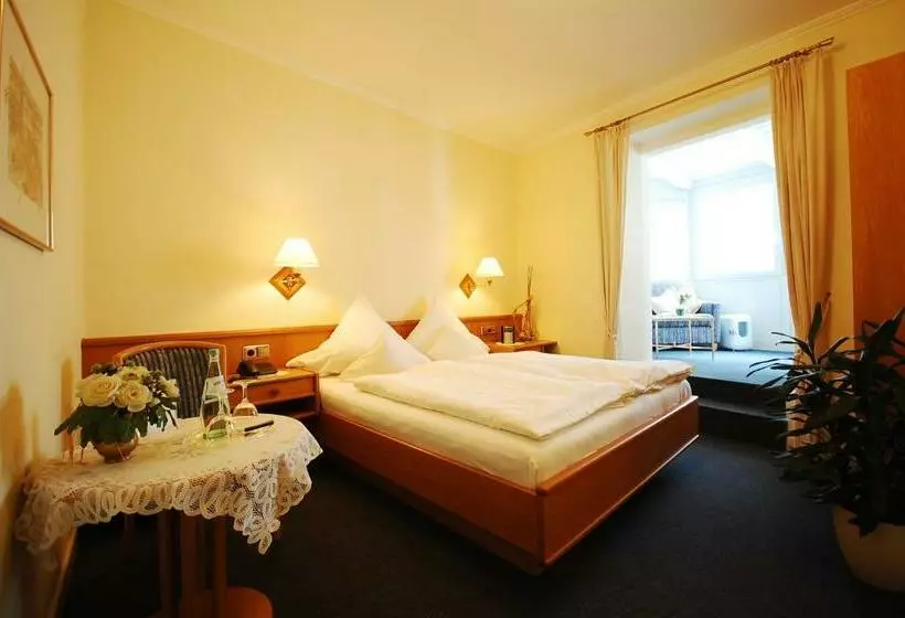 スーペリアールーム, Binz