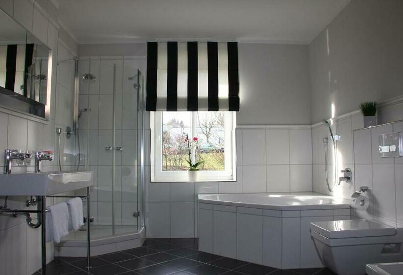 스탠다드 스튜디오, & Café Daheim