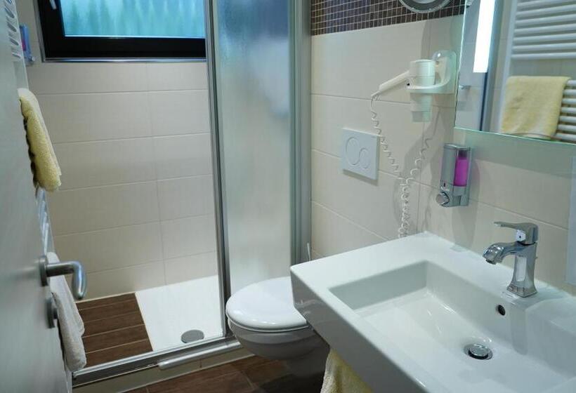 标准间, Dreyer Garni