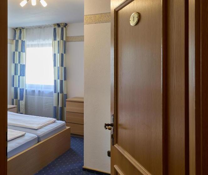 标准间, Garni Demmel