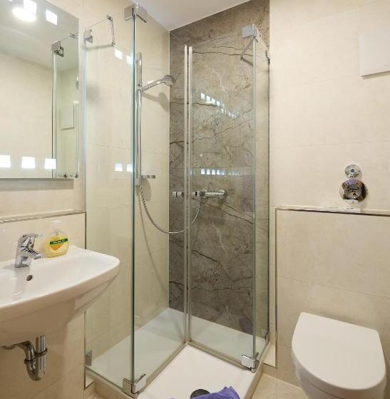 标准单人间, Garni Demmel