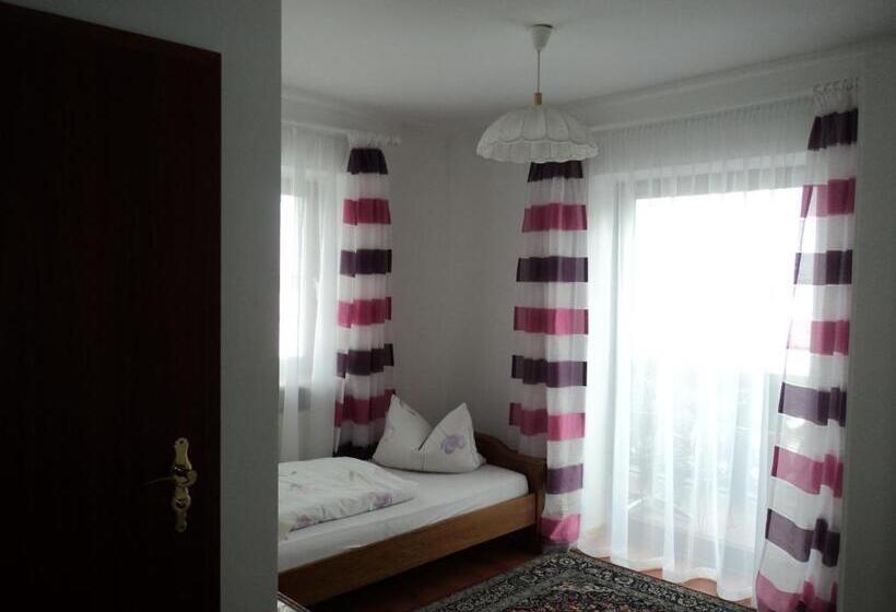 标准单人间, Garni Demmel