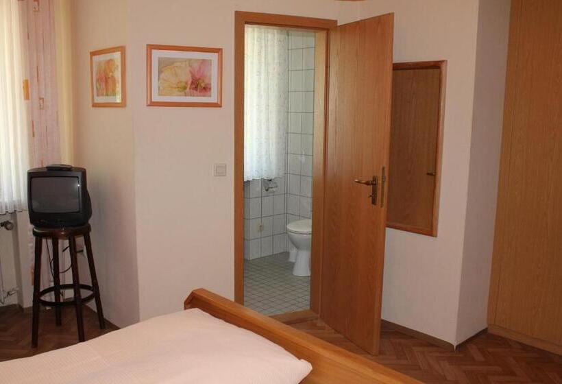 חדר סטנדרט לשלושה, Landgasthof Heerlein