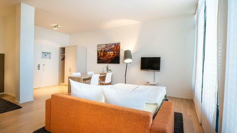 إستوديو قياسى, Schroeders Appartement