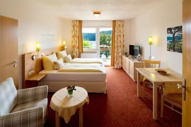1 Bedroom Apartment Lake View, Plusnaturhotel Direkt Am Ederseeufer Waldhotel Wiesemann Und Ferienapartments