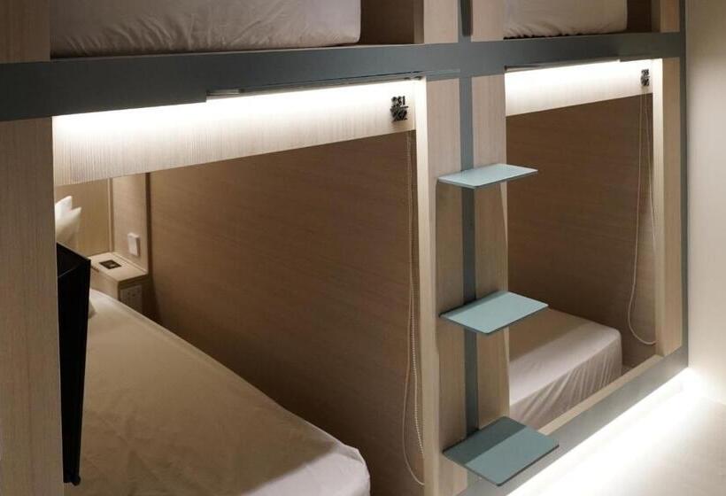 اتاق لوکس خانوادگی, Jyu Capsule