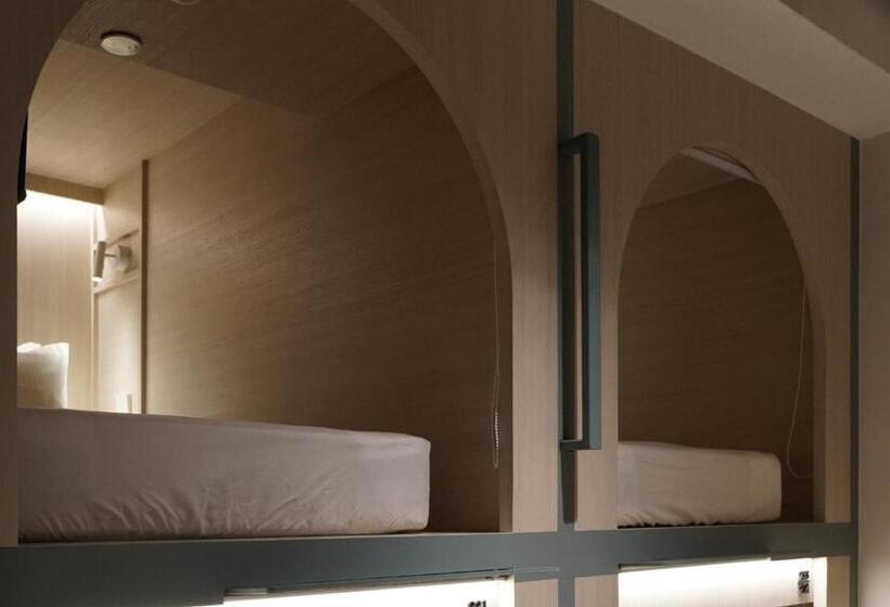 اتاق لوکس خانوادگی, Jyu Capsule