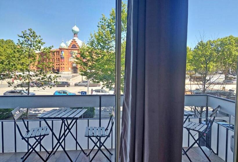 Cameră Familiară, Obrigado Lisboa