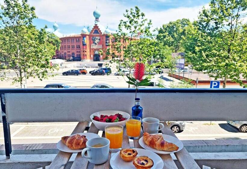 Cameră Familiară, Obrigado Lisboa