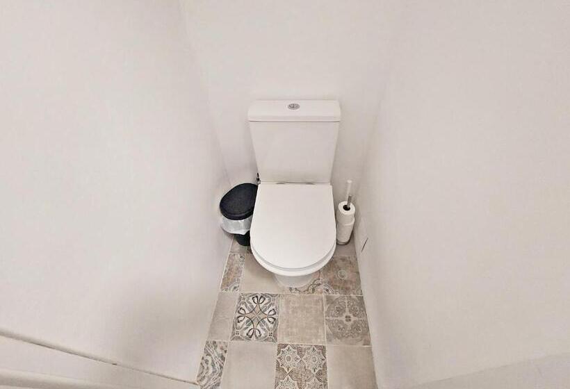 Cameră Triplă Standard, Obrigado Lisboa