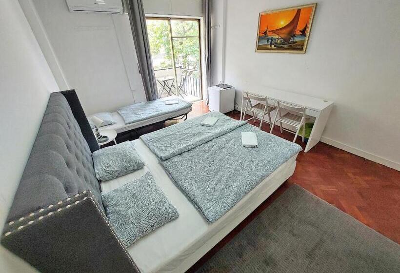 Cameră Cvadruplă Standard, Obrigado Lisboa