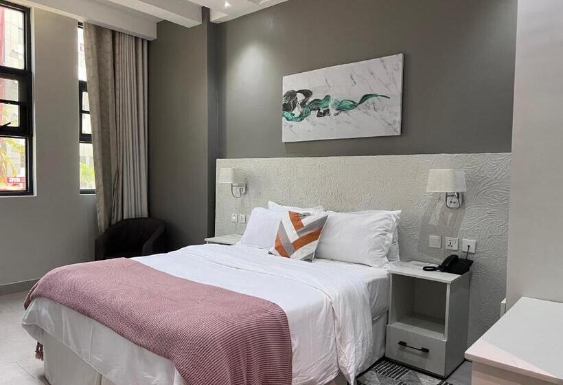 اتاق اکونومی, Yayo Masaki