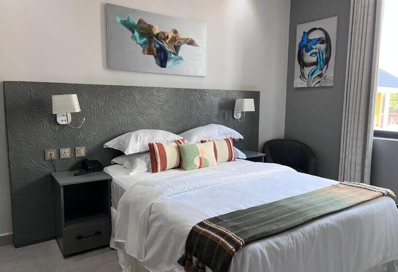 اتاق استاندارد, Yayo Masaki