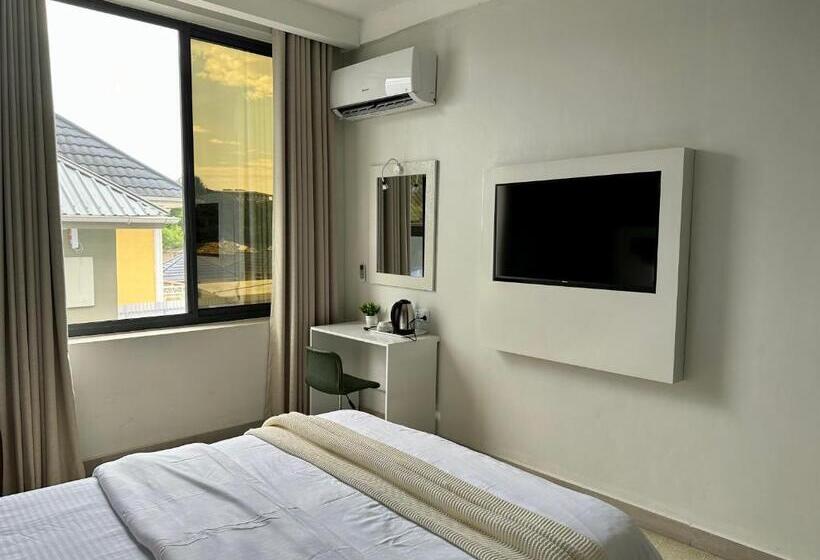 اتاق استاندارد, Yayo Masaki