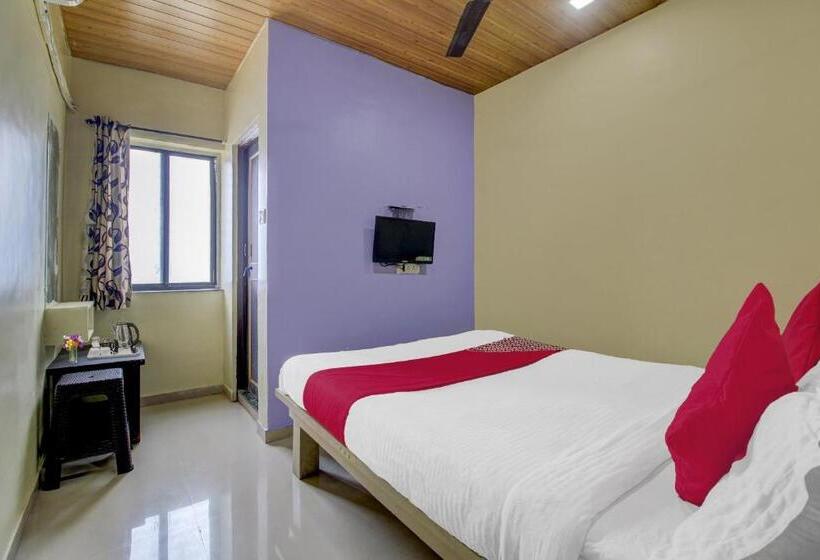 غرفة كلاسيكية ثلاثية, Flagship Shrusti Lodge