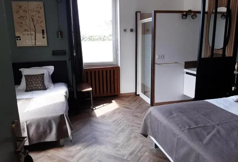 Standard Kolmen Hengen Huone, L Aparté