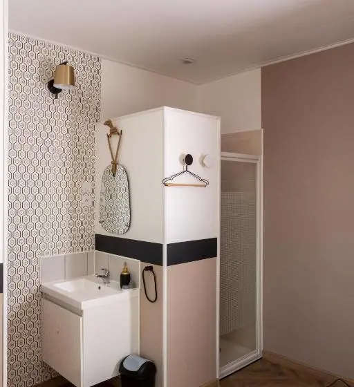 Standard Yhden Hengen Huone, L Aparté