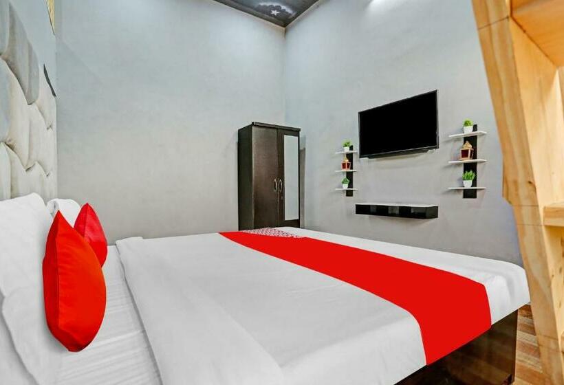 חדר קלאסי לשלושה, Oyo Sehgal Farms